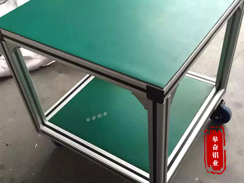 移動式儲物工作台